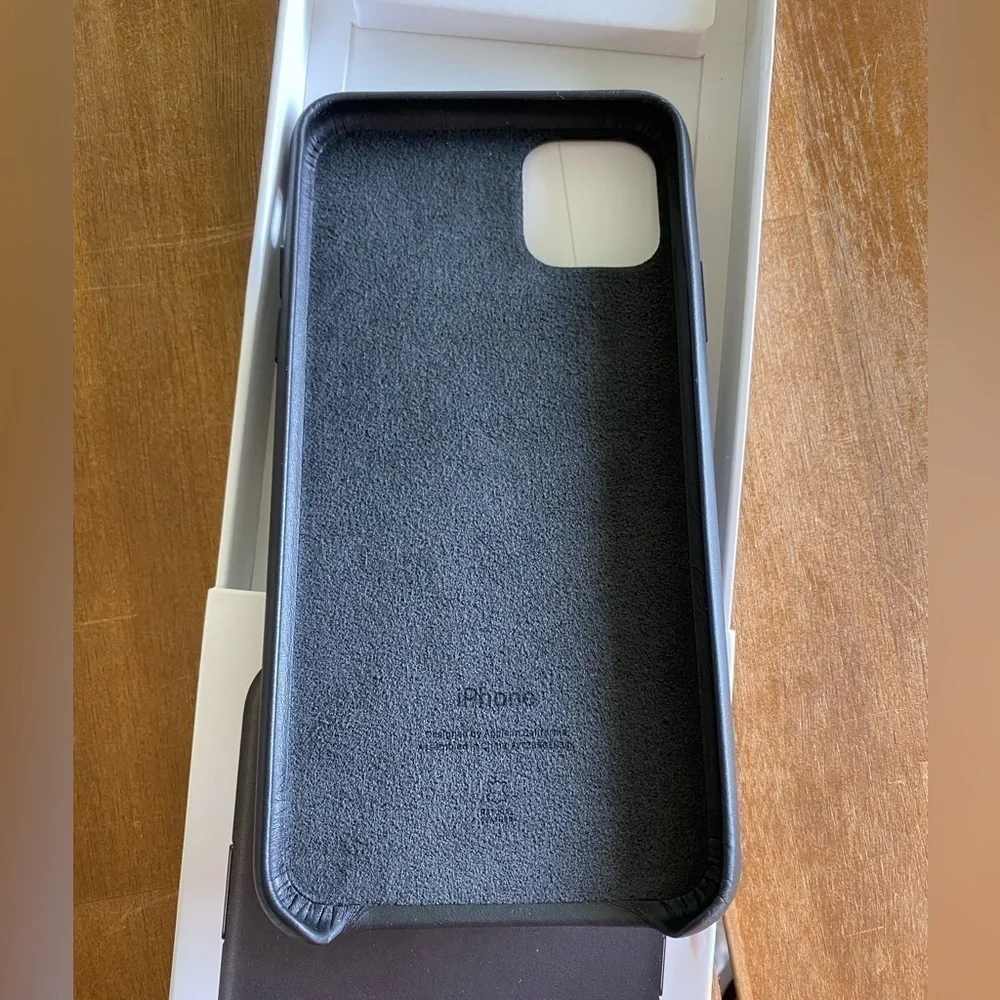 NEW Apple iPhone 11 Pro Max Black Leather Case NWT